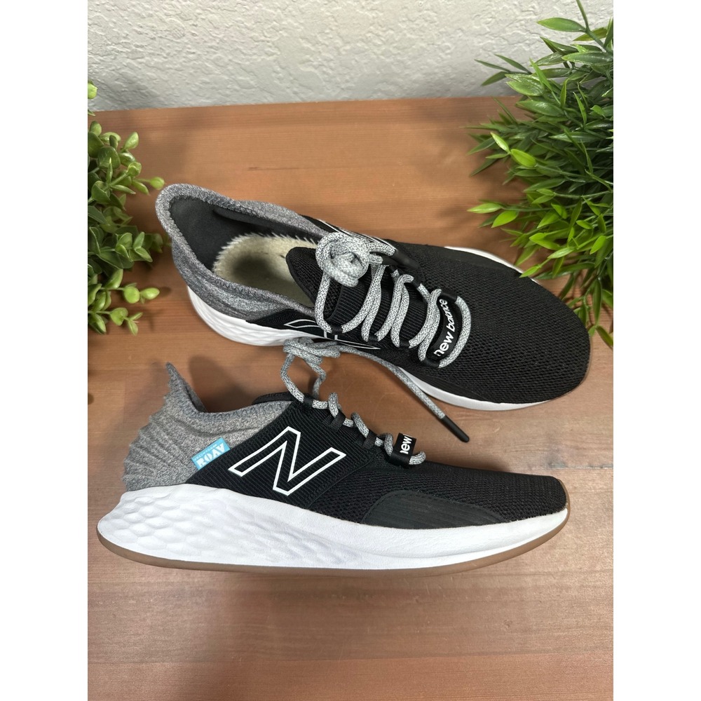 New Balance Womens Fresh Foam Roav Black Grey Athletic Running Shoes Size 6